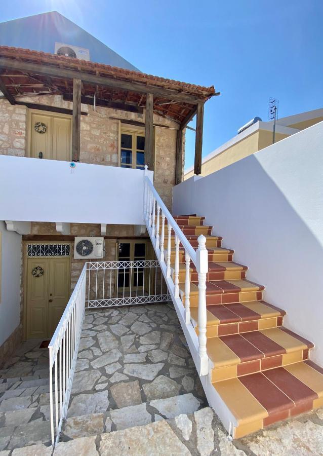 Apartamento To Petrino Meyísti Exterior foto